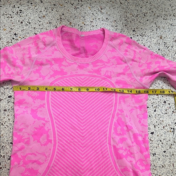 Lululemon hot pink camouflage camo long sleeve tech top shirt 8 run swiftly - Picture 3 of 6